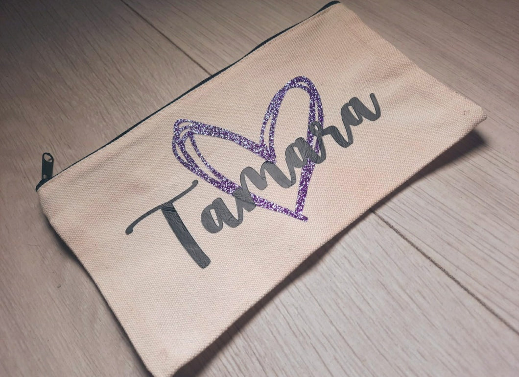Slim heart cosmetic bag