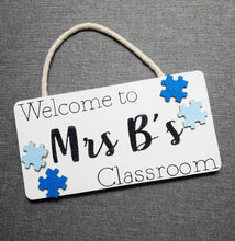 Load image into Gallery viewer, Personalised &#39;Welcome to&#39; Classroom Plaque
